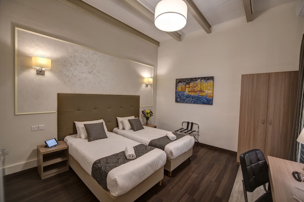 Standard Double Room Single Use - Photo 2