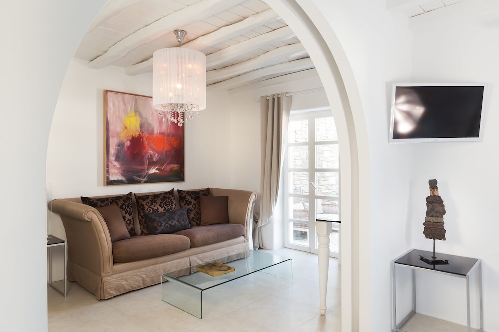 Suite with Pool - Photo 3