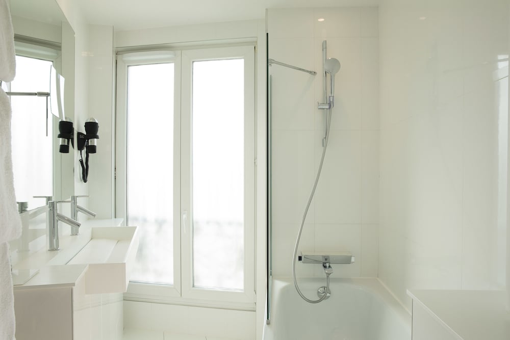 Double or Twin Room (Adjoining) photo 3