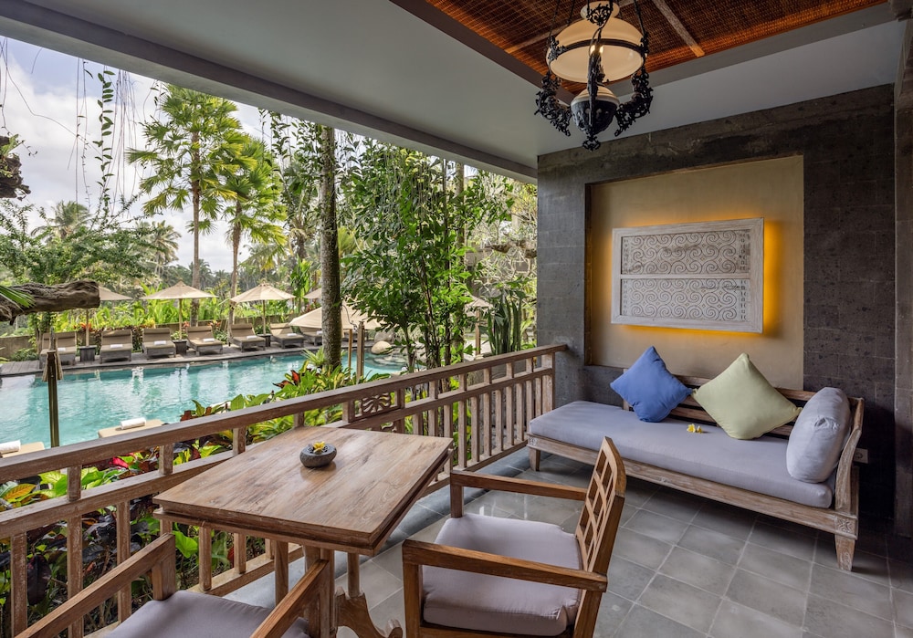 Suite Pool View - Photo 5
