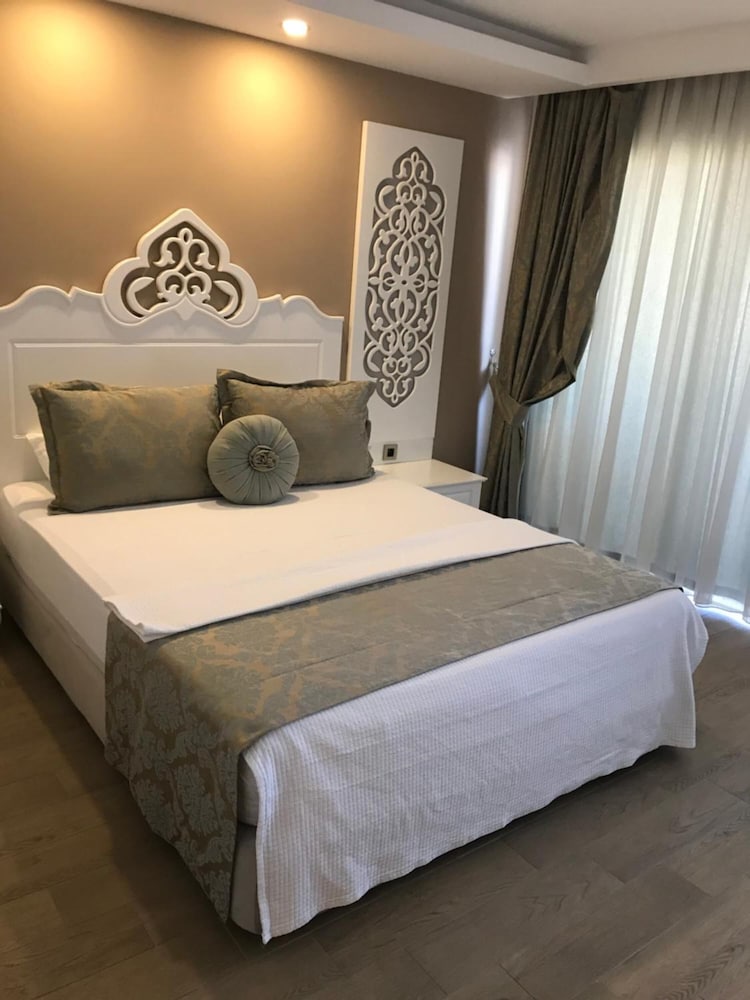 Standard Double Room (Land View) photo 3