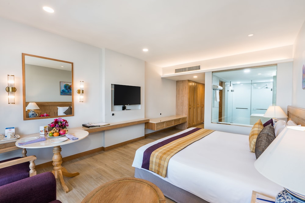Ocean Deluxe Room - Photo 6