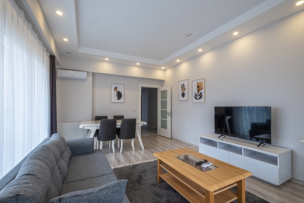 Grand Apartment