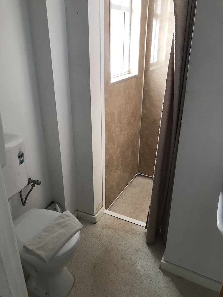Bed in 6 Bed Female Dormitory Room with Private Bathroom photo 3