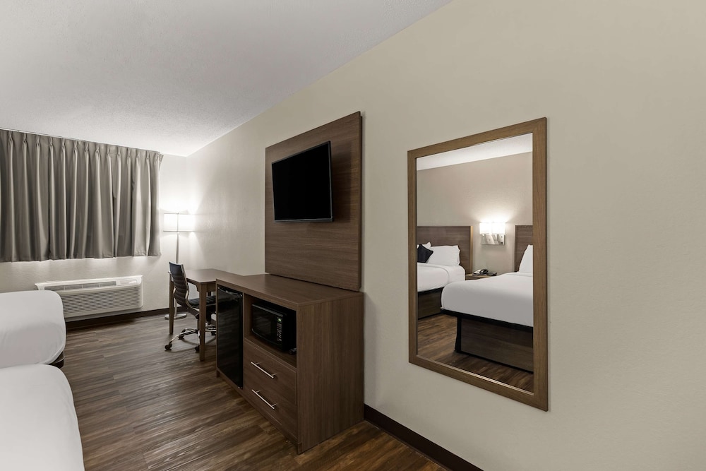 Room, 2 Queen Beds, Non Smoking - Photo 2