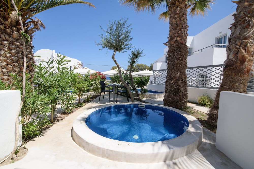 Superior Room with outdoor Jetted Tub - Photo 7