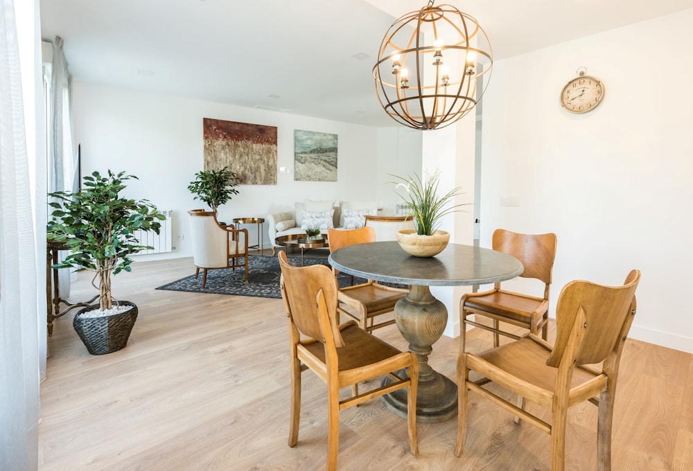 Executive Suite (Skyline) photo 3