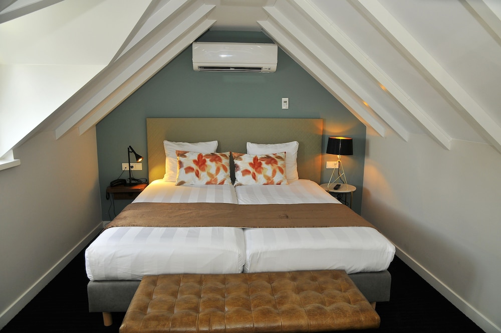 Suite, 2 Twin Beds, Non Smoking (with Sofabed) - Photo 2