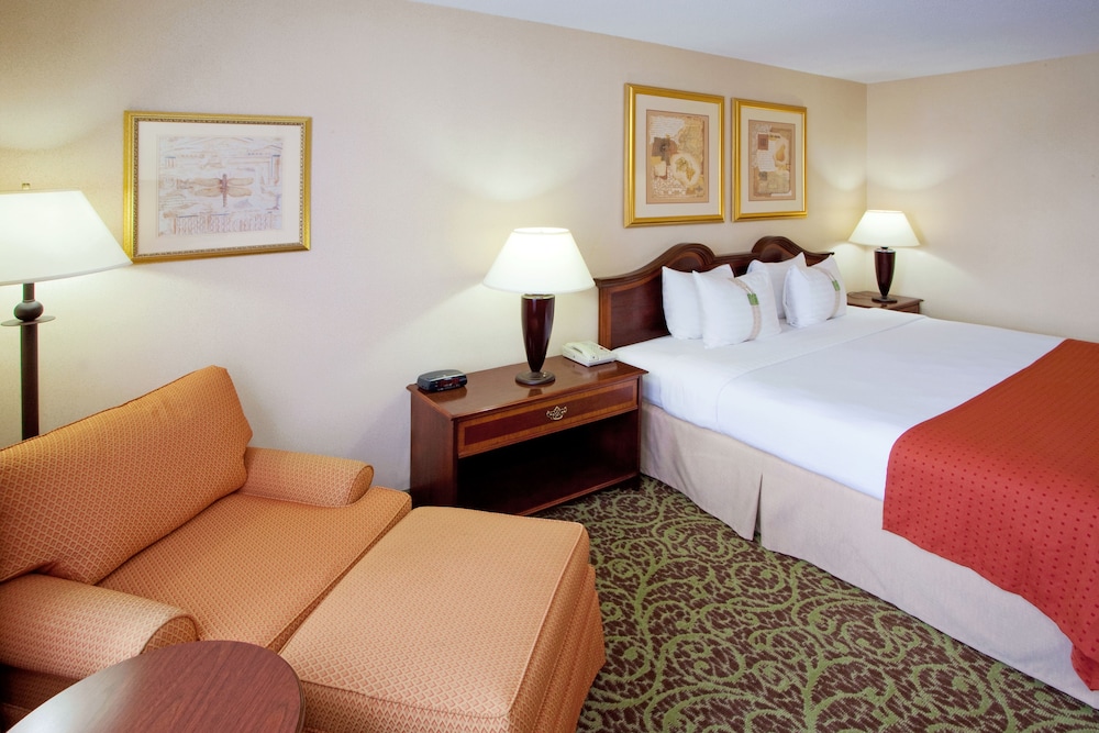 Standard Room, 1 King Bed - Photo 1