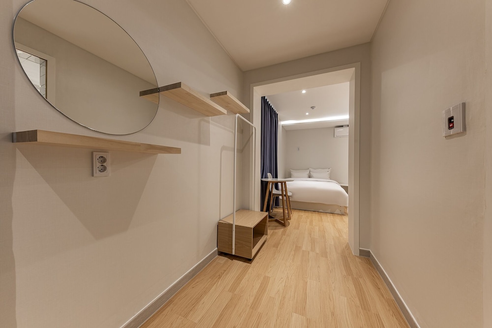 Family Twin Room - Photo 5