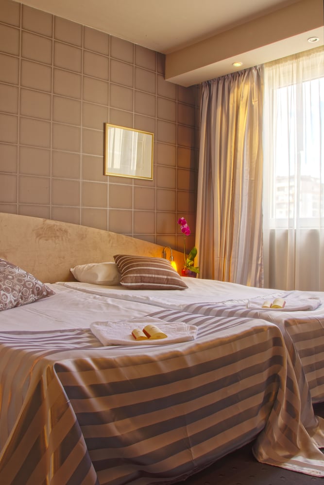 Double or Twin Room, Ground Floor photo 2
