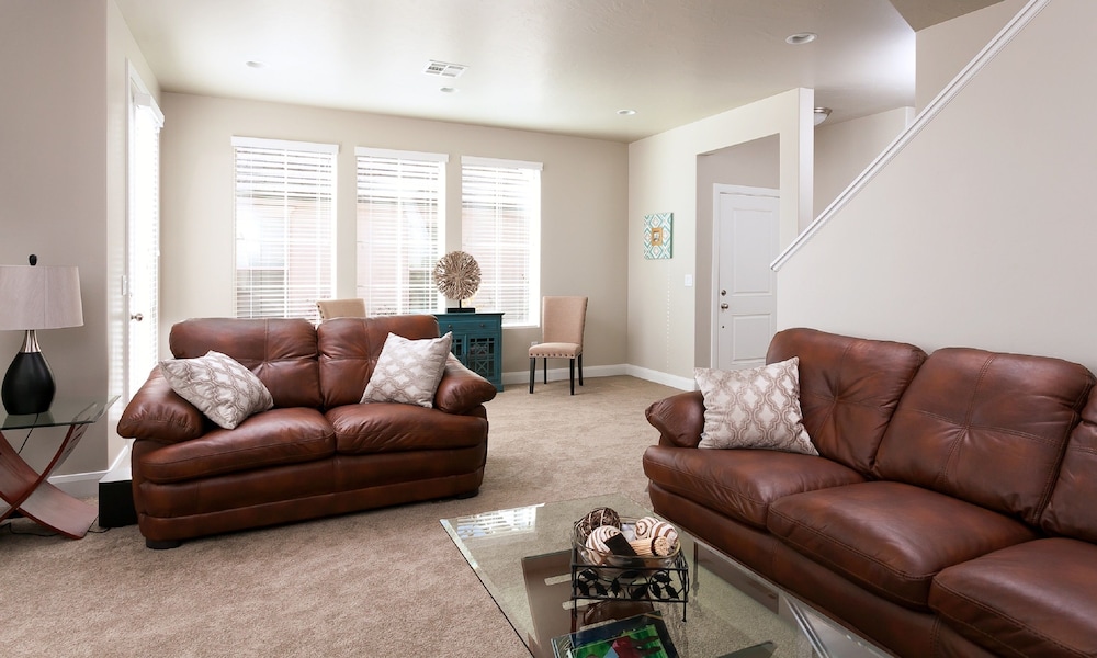 House, 3 Bedrooms, Mountain View