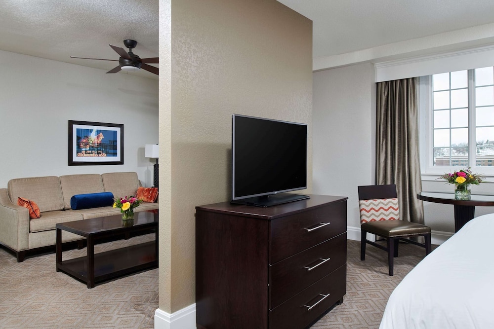 Junior Suite, 1 King Bed, Jetted Tub (Bridal Suite)