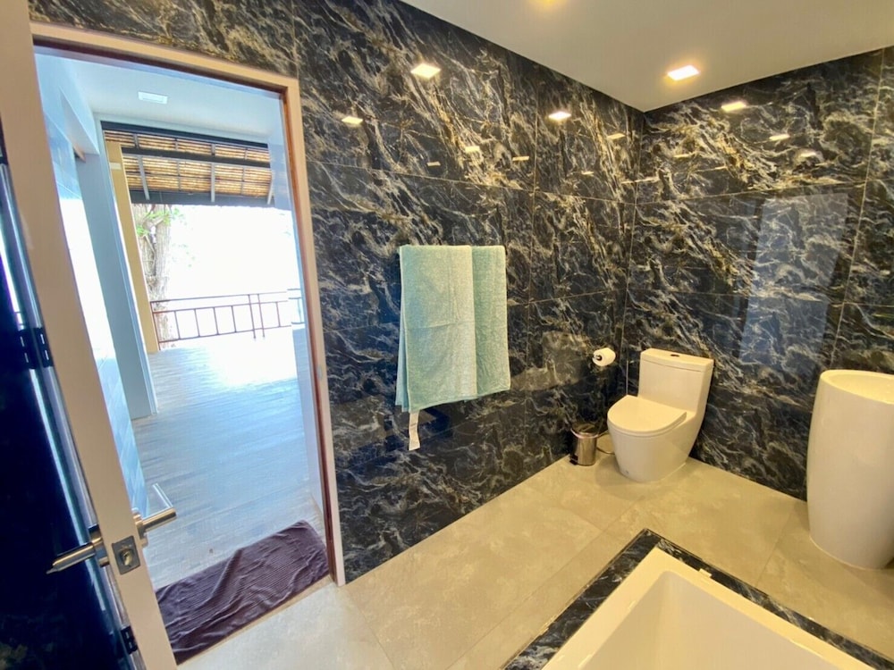 Beachfront 2 bedroom villa - Photo 4