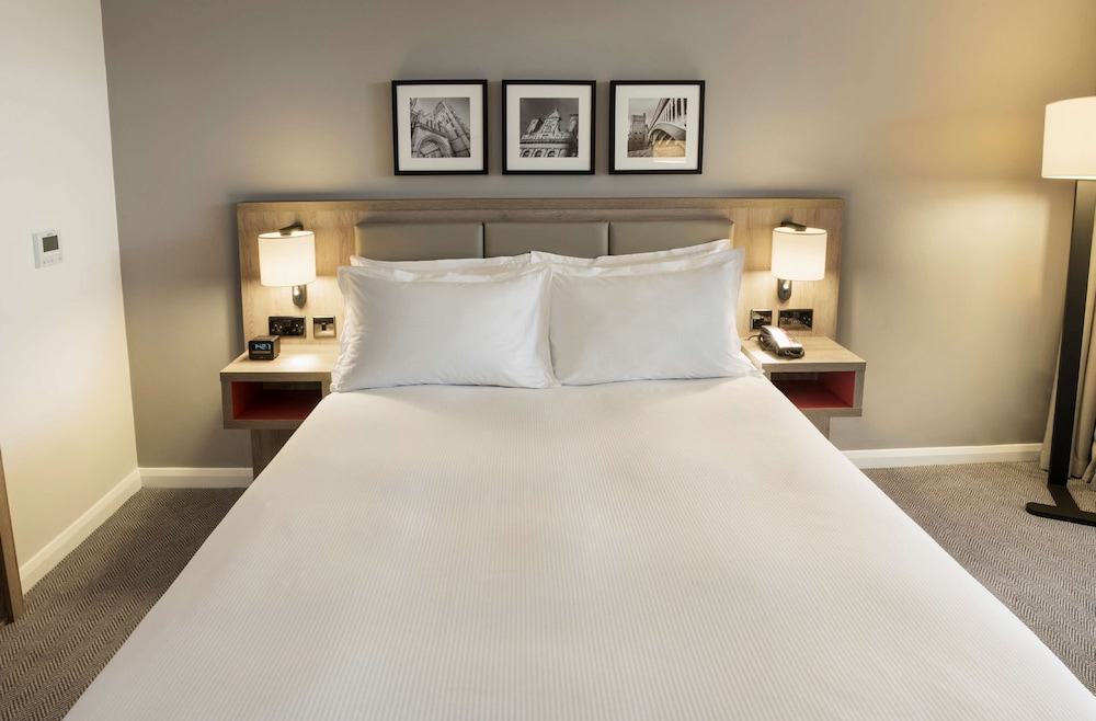 Room, 1 King Bed (Pitch View) - Photo 2