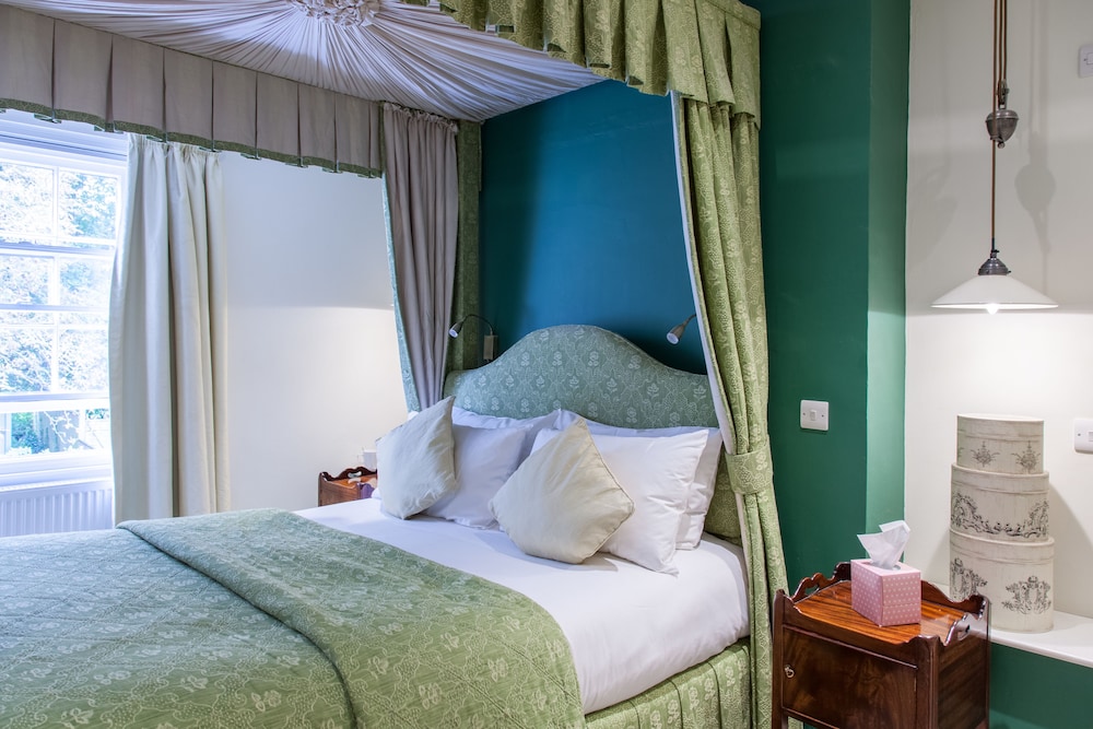 Superior Double Room, 1 Queen Bed (Four Poster Bed) photo 1