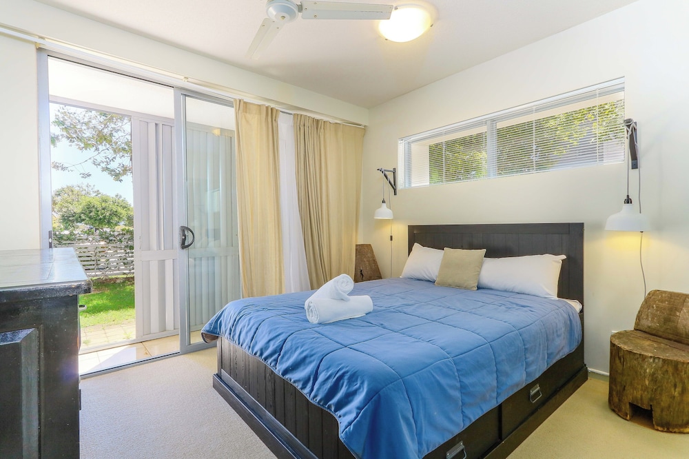 Family Apartment, 3 Bedrooms, Pool Access, Pool View photo 2