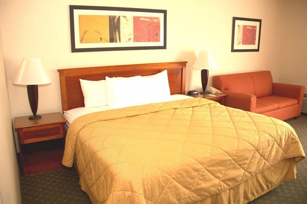 Double and a Twin Bed Room photo 1