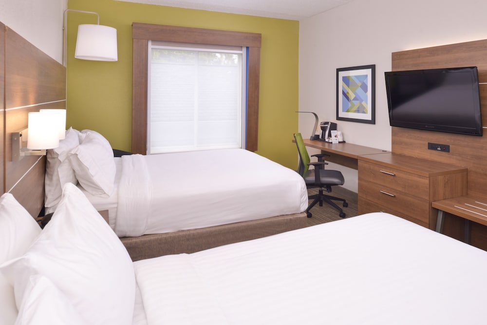 Standard Room, 2 Queen Beds - Photo 4