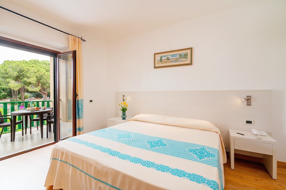 Classic Triple Room, Garden View - Photo 3