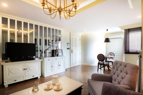 Superior One Bedroom Apartment photo 2