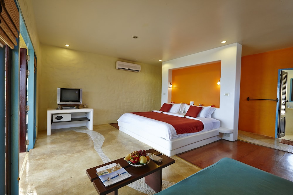 Beach Front Suite - Photo 9