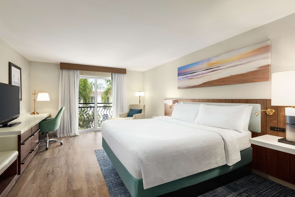 Room, 1 King Bed, Bathtub (Pool View, Mobility & Hearing) - Photo 2