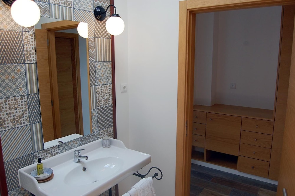 Classic Double Or Twin Room, Accessible, Non Smoking photo 3