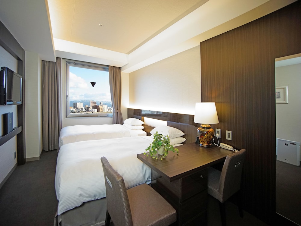 Standard Twin Room, 2 Twin Beds - Photo 4