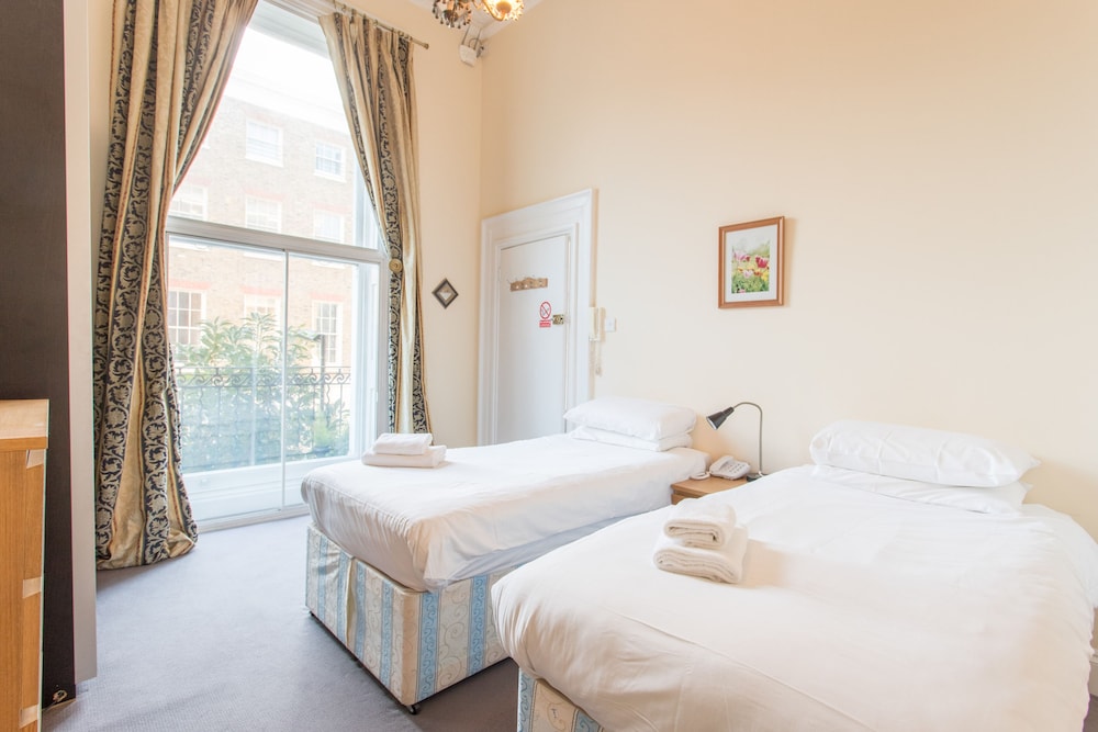 Standard Studio, Ensuite (Twin Upper Floor) photo 3