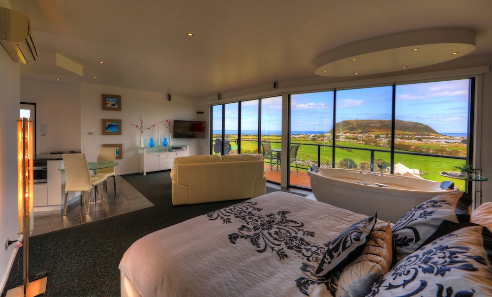 Luxury Apartment photo 2