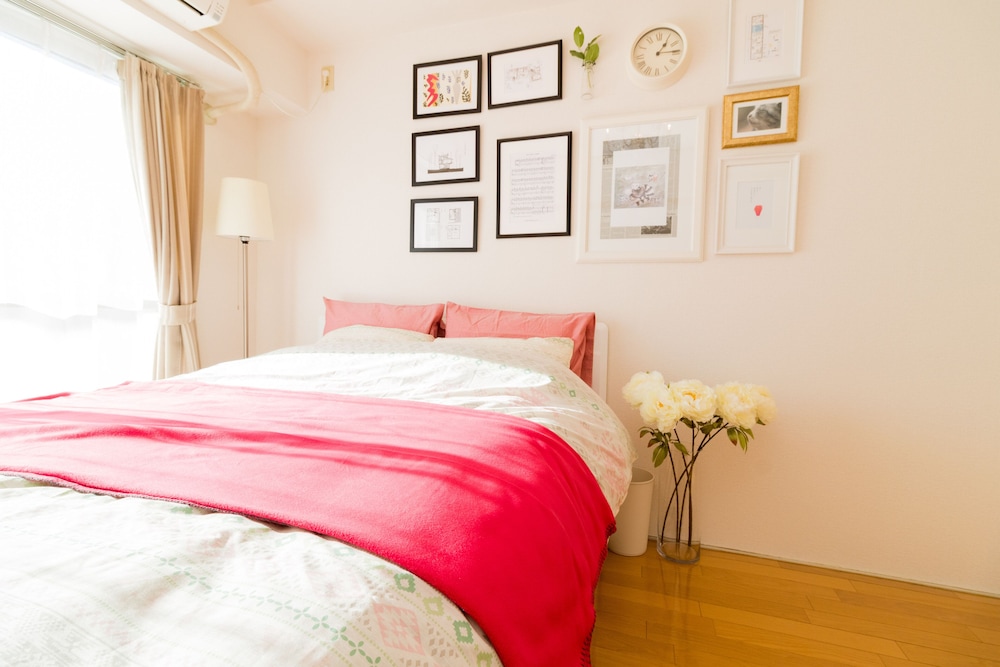 Room (/3) photo 1