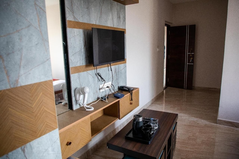 Deluxe Double Room, City View photo 1