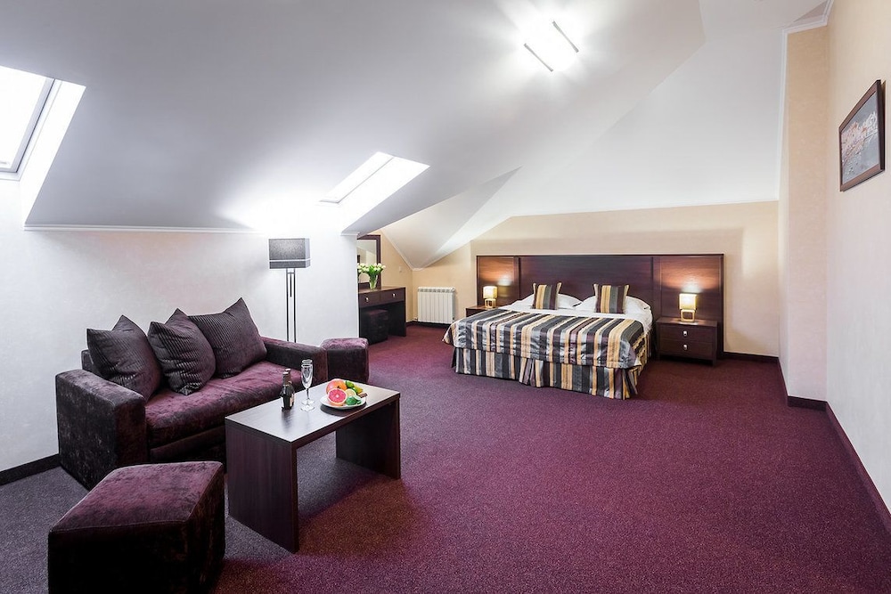 Junior Suite (Attic)