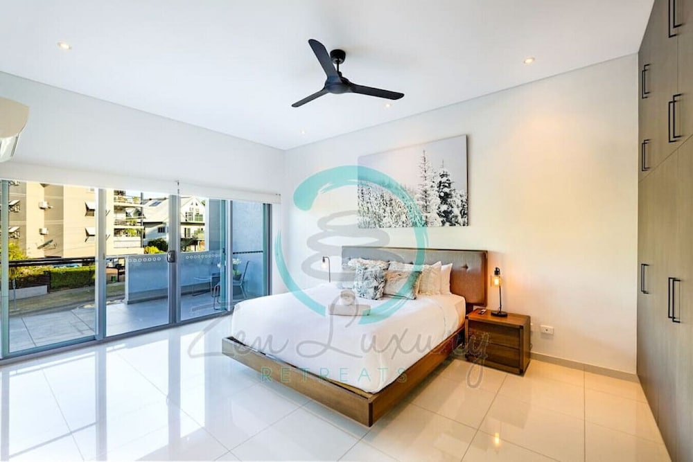 Luxury Apartment photo 2