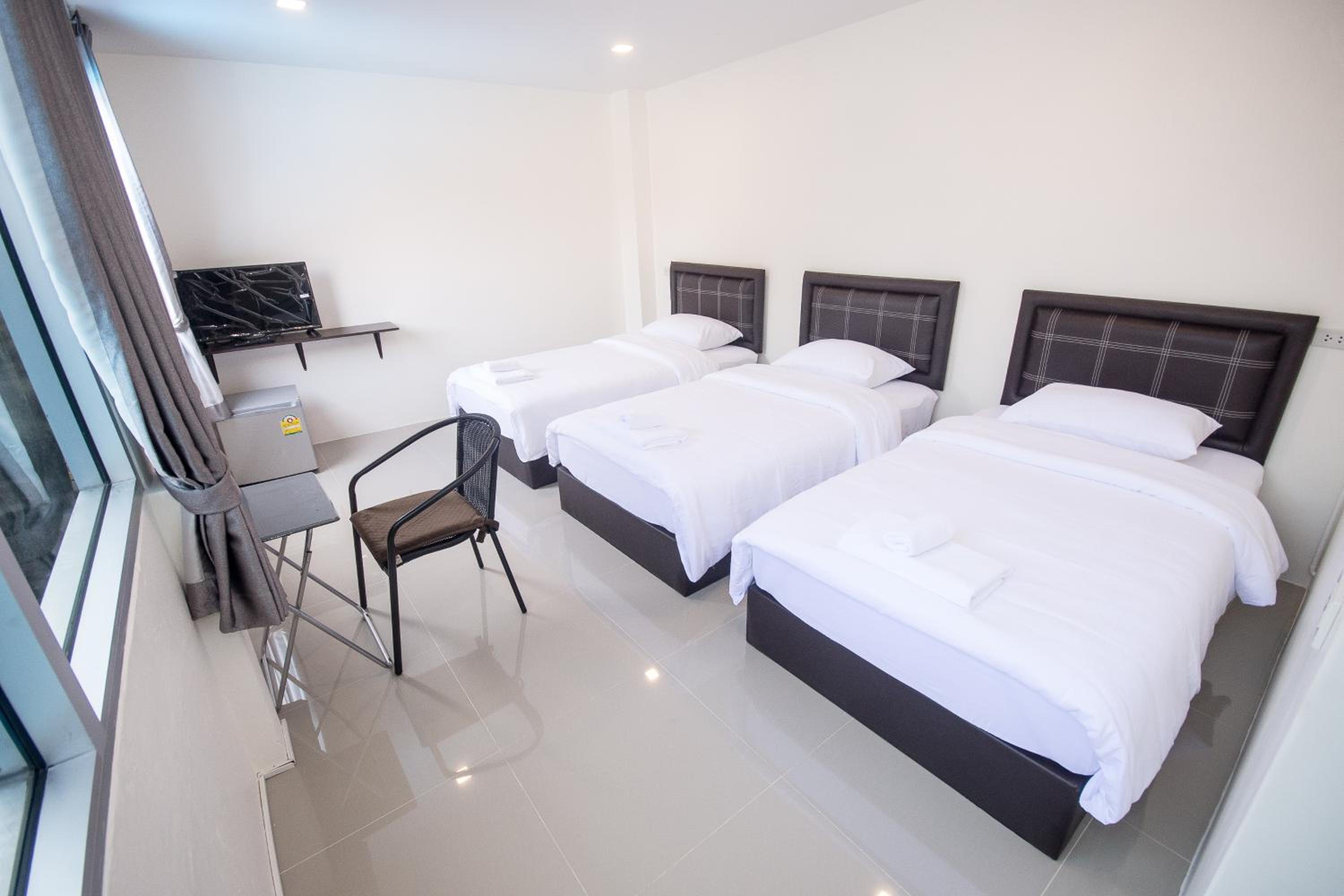 Triple Room with Private Bathroom photo 2