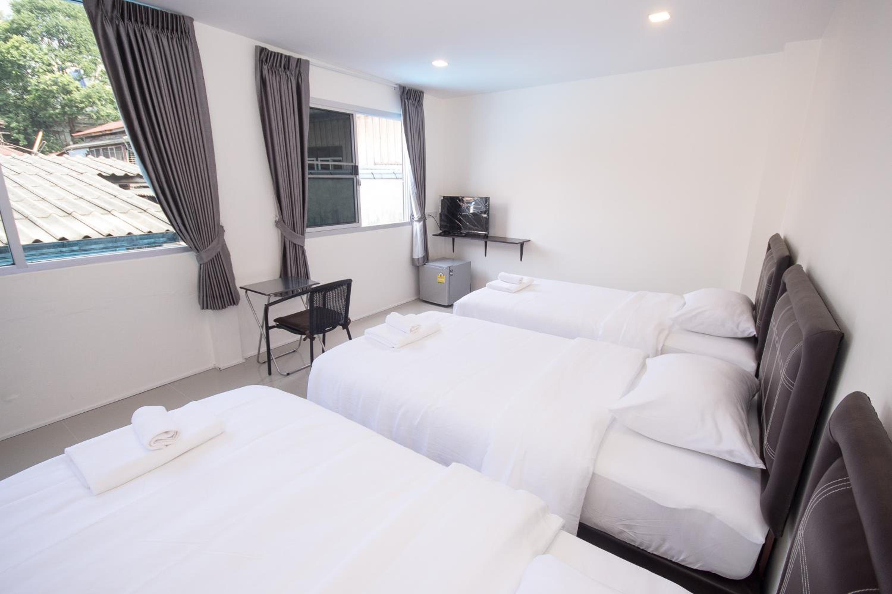 Triple Room with Private Bathroom photo 1