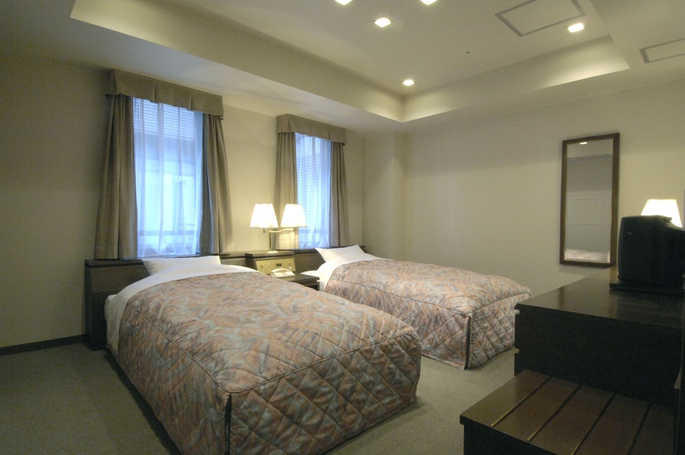 Two Bed Room Suite (Please include all persons in your reservation) photo 2