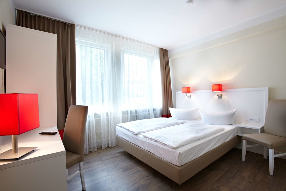 Standard Room, 2 Twin Beds photo 3