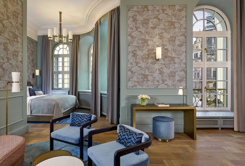 Junior Suite (Castle View) - Photo 17