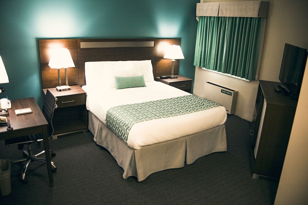 Suite, 2 Bedrooms, Non Smoking - Photo 2