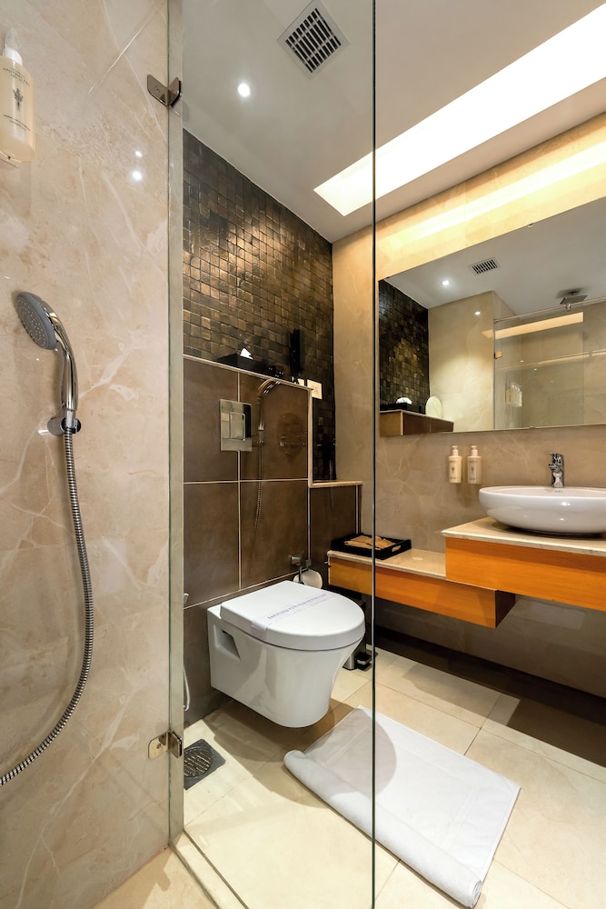 Deluxe Double Room, City View - Photo 2