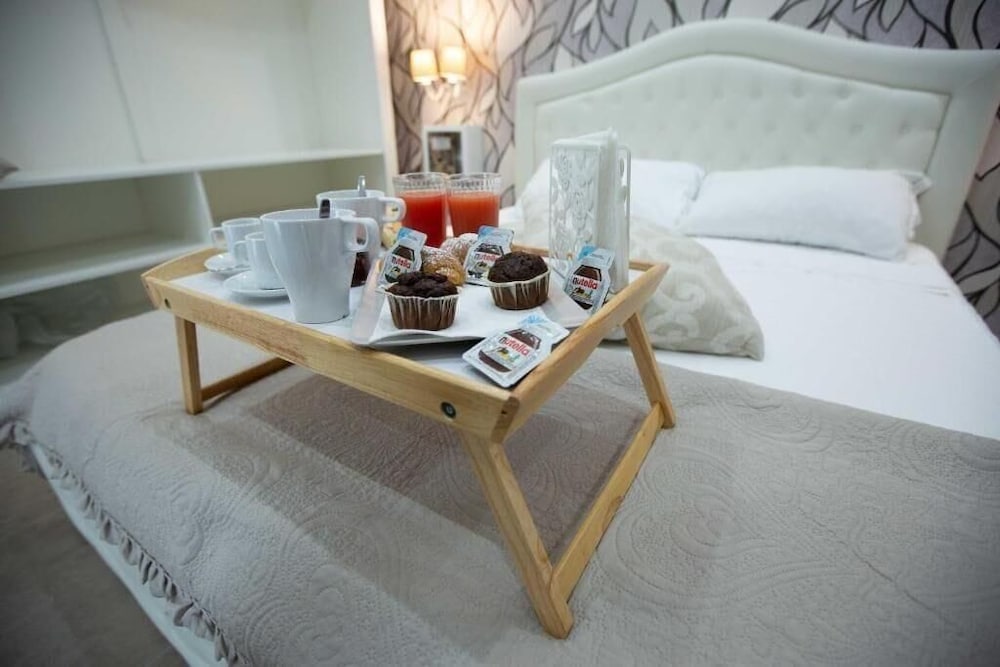 Double Room (2)