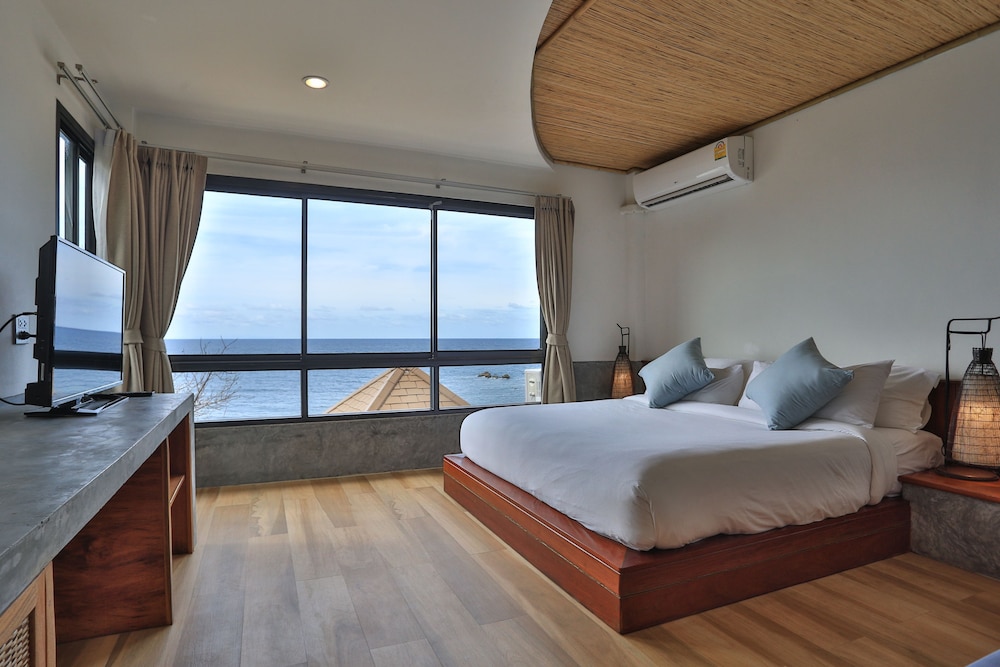 Standard Seaview Room- Double Bed photo 2
