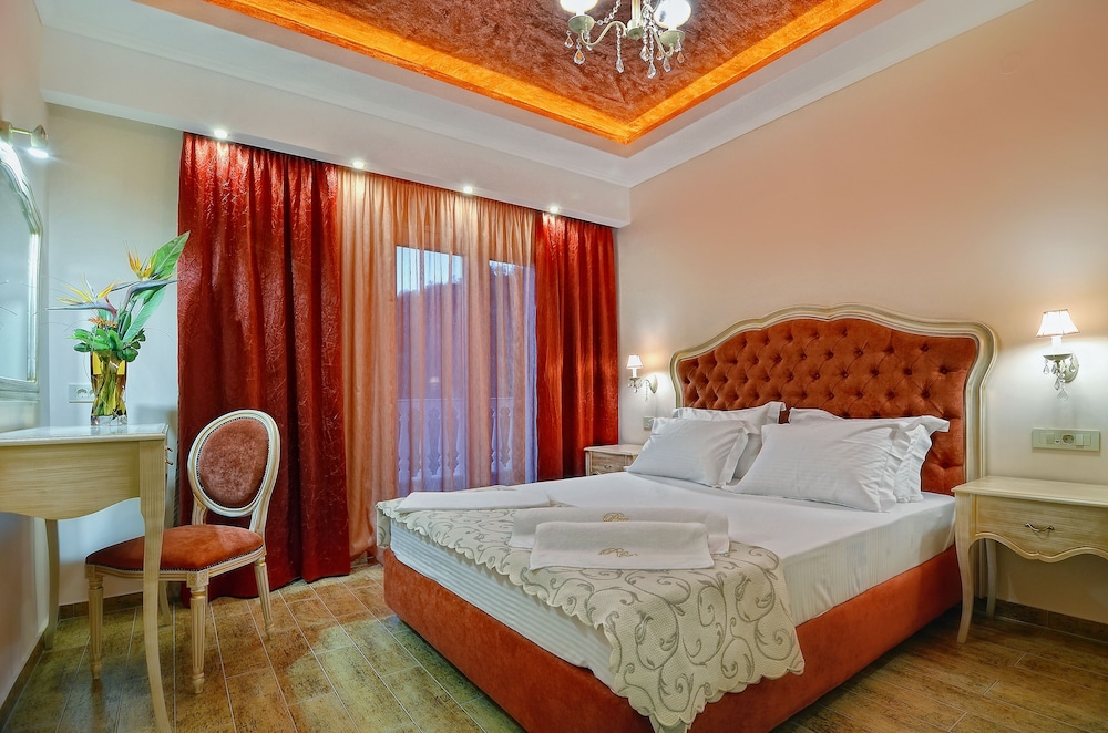 Deluxe Room - Photo 16