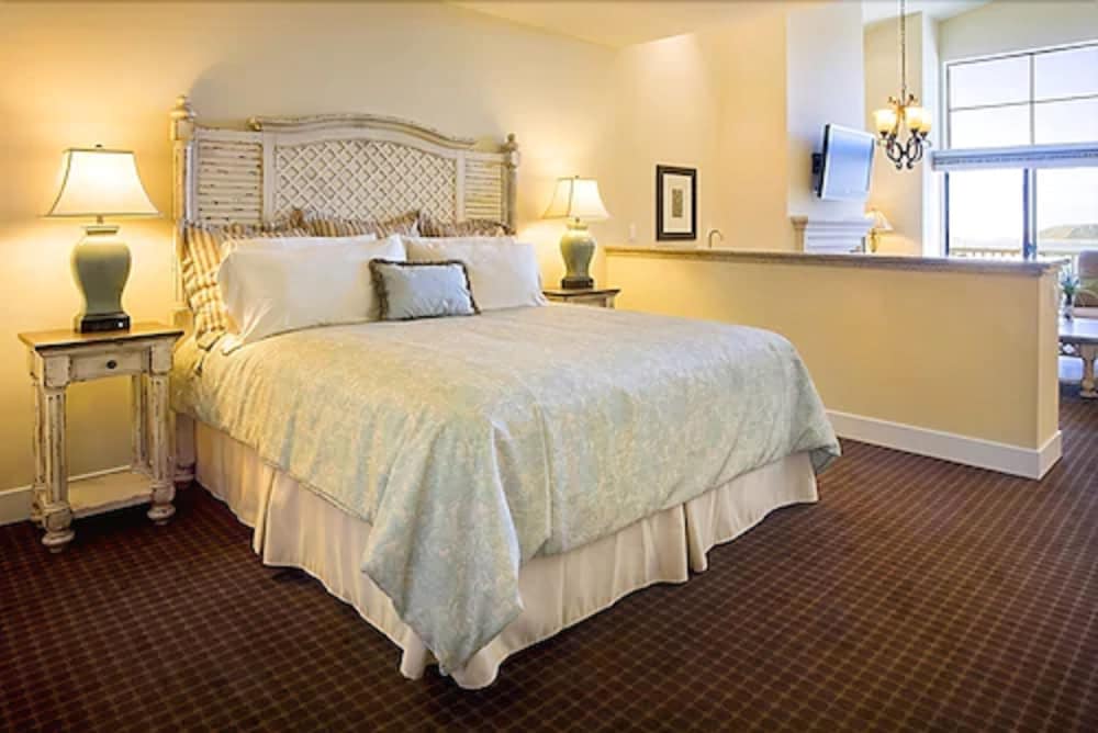 Suite, 1 King Bed (Princeton) photo 1