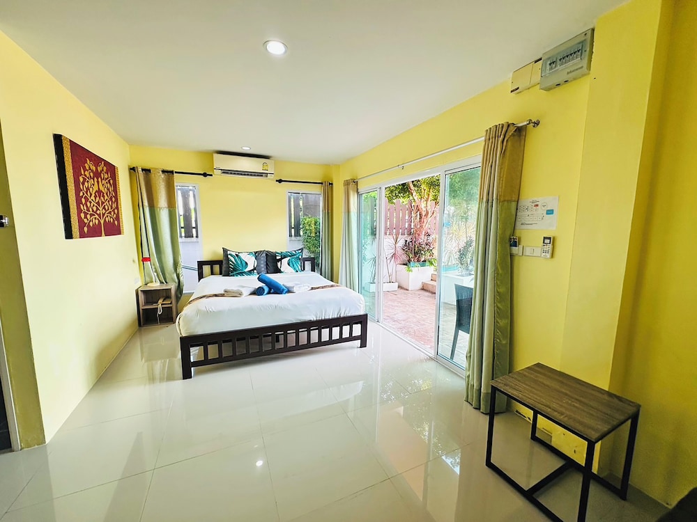 Deluxe Double Room, Pool View - Photo 4
