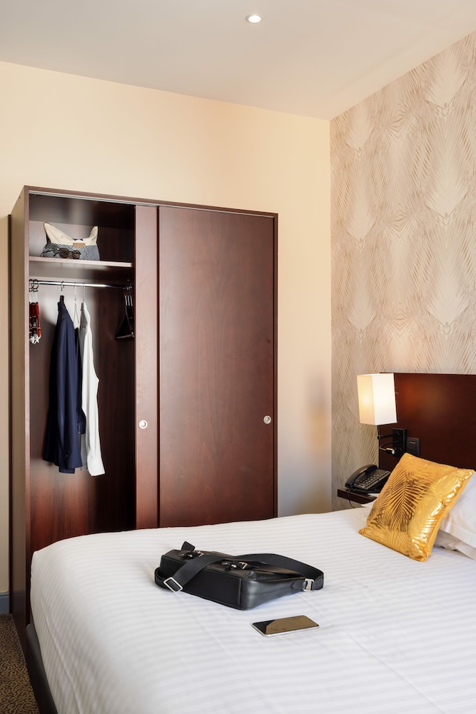 Superior Room, 1 King Bed, Non Smoking - Photo 8