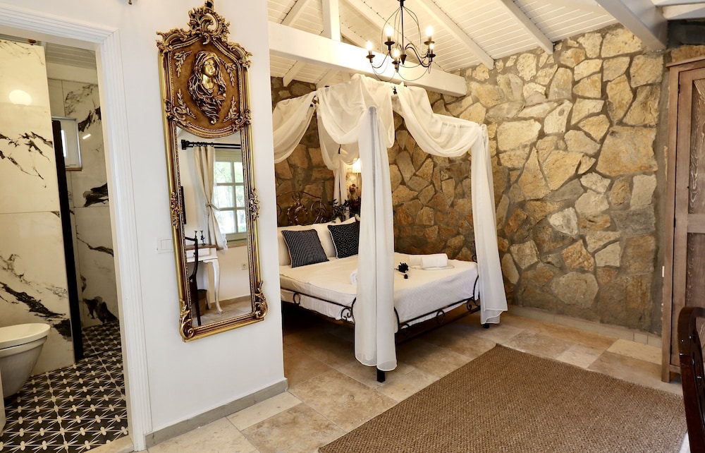 Deluxe Room, Patio, Garden View