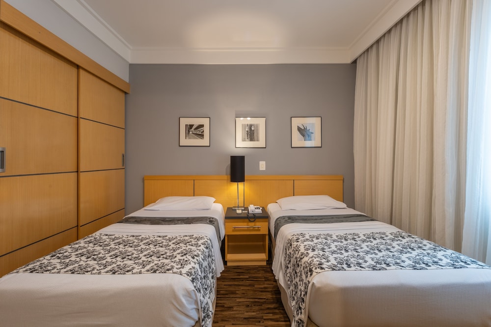 Suite, 2 Twin Beds - Photo 1